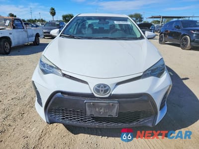 Piąte zdjęcie samochodu w środku: 2017 TOYOTA COROLLA SE VIN:5YFBURHE7HP593245 - miniatura