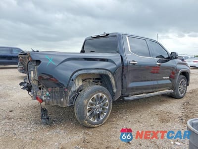 Trzecie zdjęcie samochodu z tyłu: 2024 TOYOTA TUNDRA CREWMAX LIMITED VIN:5TFJA5DB9RX165625 - miniatura