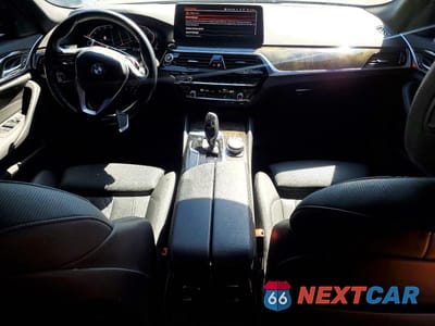 Zdjęcie 8 z 13 samochodu: 2023 BMW 530 I VIN:WBA53BH0XPCM95987 - miniatura