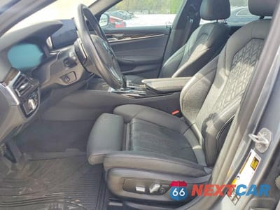Zdjęcie 7 z 12 samochodu: 2021 BMW 530 XI VIN:WBA13BJ01MCF18502 - miniatura