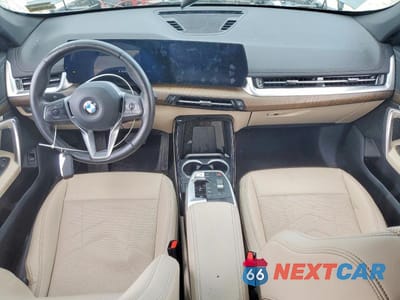 Zdjęcie 8 z 11 samochodu: 2023 BMW X1 XDRIVE28I VIN:WBX73EF01P5X69746 - miniatura