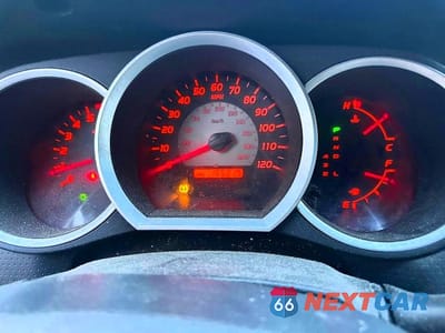 Zdjęcie 8 z 10 samochodu: 2006 TOYOTA TACOMA DOUBLE CAB VIN:5TELU42N76Z180863 - miniatura