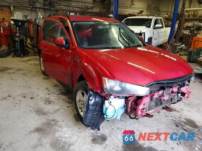 Czwarte zdjęcie samochodu z boku: 2011 MITSUBISHI OUTLANDER ES VIN:JA4AS2AW6BU602050 - miniatura