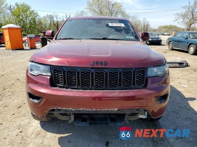 Piąte zdjęcie samochodu w środku: 2018 JEEP GRAND CHEROKEE LAREDO VIN:1C4RJFAGXJC468305 - miniatura