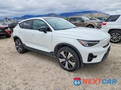 Czwarte zdjęcie samochodu z boku: 2023 VOLVO C40 RECHARGE PLUS VIN:YV4ED3GL7P2053639 - miniatura