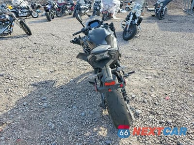 Czwarte zdjęcie samochodu z boku: 2025 KAWASAKI EX650 R VIN:ML5EXER1XSDAF6509 - miniatura