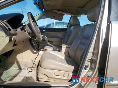 Zdjęcie 7 z 12 samochodu: 2004 HONDA ACCORD EX VIN:1HGCM56864A023649 - miniatura