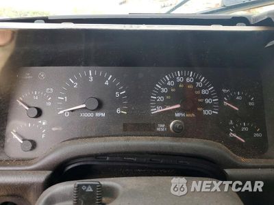 Zdjęcie 9 z 13 samochodu: 2001 JEEP CHEROKEE SPORT VIN:1J4FF48S21L610434 - miniatura