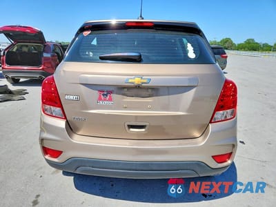 Zdjęcie 6 z 14 samochodu: 2018 CHEVROLET TRAX LS VIN:3GNCJKSB1JL206346 - miniatura