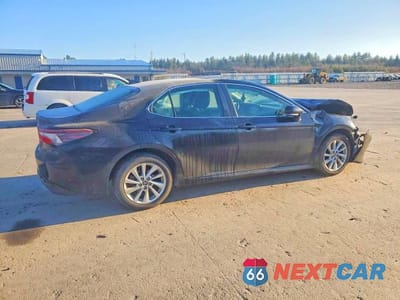Trzecie zdjęcie samochodu z tyłu: 2021 TOYOTA CAMRY LE VIN:4T1C11AK1MU464411 - miniatura