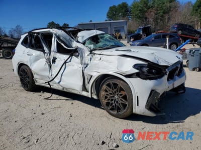 Czwarte zdjęcie samochodu z boku: 2024 BMW X3 M VIN:5YM13EC01R9V31650 - miniatura