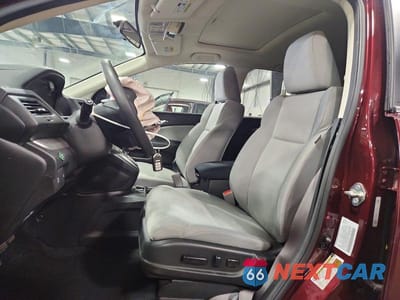 Zdjęcie 7 z 13 samochodu: 2016 HONDA CR-V EX VIN:5J6RM4H52GL092153 - miniatura