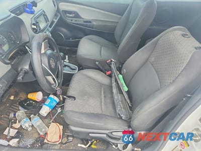 Zdjęcie 7 z 13 samochodu: 2015 TOYOTA YARIS 3-DOOR LE VIN:VNKJTUD3XFA023917 - miniatura