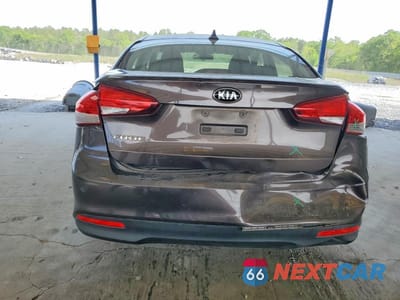 Zdjęcie 6 z 12 samochodu: 2018 KIA FORTE LX VIN:3KPFK4A79JE180420 - miniatura