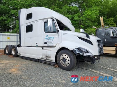 2025 VOLVO VNL SEMI TRUCK 4V4NC9EH8SN683088 - główne zdjęcie licytacji z USA - miniatura