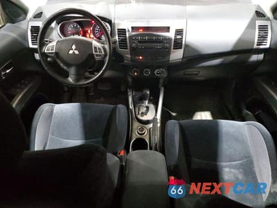 Zdjęcie 8 z 13 samochodu: 2012 MITSUBISHI OUTLANDER SE VIN:JA4JT3AX0CU610254 - miniatura
