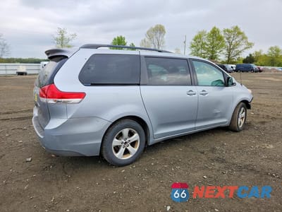 Trzecie zdjęcie samochodu z tyłu: 2014 TOYOTA SIENNA LE 8-PASSENGER VIN:5TDKK3DC6ES410055 - miniatura
