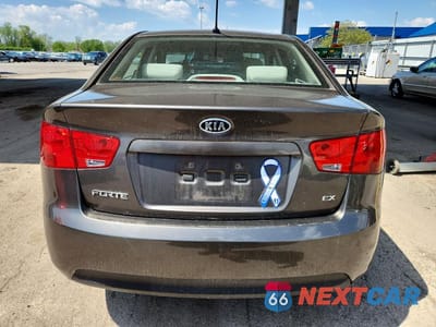 Zdjęcie 6 z 12 samochodu: 2012 KIA FORTE EX VIN:KNAFU4A24C5548948 - miniatura