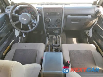 Zdjęcie 8 z 12 samochodu: 2008 JEEP WRANGLER UNLIMITED X VIN:1J4GA39188L575377 - miniatura