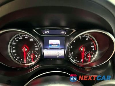 Piąte zdjęcie samochodu w środku: 2018 MERCEDES-BENZ CLA 250 4MATIC VIN:WDDSJ4GB3JN565261 - miniatura