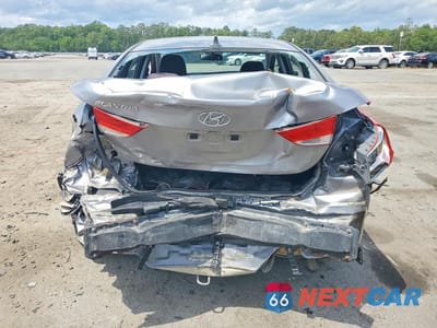 Zdjęcie 6 z 12 samochodu: 2012 HYUNDAI ELANTRA GLS VIN:KMHDH4AE2CU259433 - miniatura