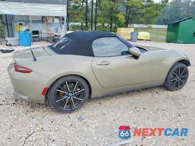 Trzecie zdjęcie samochodu z tyłu: 2024 MAZDA MX-5 MIATA GRAND TOURING VIN:JM1NDAD74R0600797 - miniatura
