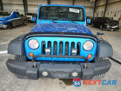 Piąte zdjęcie samochodu w środku: 2010 JEEP WRANGLER UNLIMITED SPORT VIN:1J4BA3H12AL225471 - miniatura
