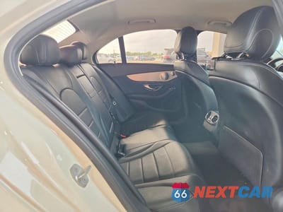 Zdjęcie 10 z 13 samochodu: 2016 MERCEDES-BENZ C 300 VIN:55SWF4JB9GU132992 - miniatura