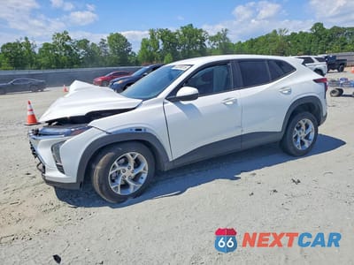 2025 CHEVROLET TRAX LS KL77LFEP2SC192096 - główne zdjęcie licytacji z USA - miniatura