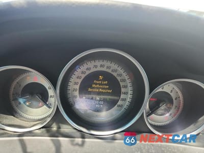 Zdjęcie 9 z 12 samochodu: 2013 MERCEDES-BENZ C 250 VIN:WDDGF4HB8DA810184 - miniatura