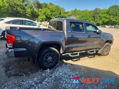 Trzecie zdjęcie samochodu z tyłu: 2017 TOYOTA TACOMA SR5 V6 VIN:5TFAZ5CN9HX030471 - miniatura