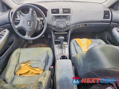 Zdjęcie 8 z 12 samochodu: 2004 HONDA ACCORD EX VIN:1HGCM66594A054891 - miniatura