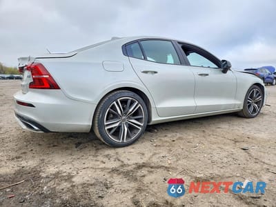 Trzecie zdjęcie samochodu z tyłu: 2019 VOLVO S60 T5 R-DESIGN VIN:7JR102FM4KG015378 - miniatura