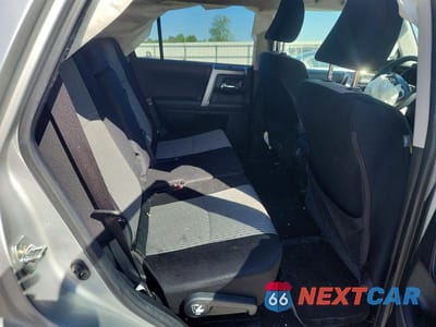 Zdjęcie 10 z 12 samochodu: 2024 TOYOTA 4RUNNER SR5 VIN:JTEEU5JR3R5311373 - miniatura