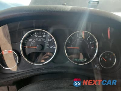 Zdjęcie 9 z 13 samochodu: 2018 JEEP WRANGLER UNLIMITED SPORT VIN:1C4HJWDG5JL921964 - miniatura