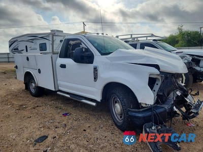 Czwarte zdjęcie samochodu z boku: 2021 FORD F350 SUPER DUTY UTILITY / SERVICE TRUCK VIN:1FDBF3E6XMEC33815 - miniatura