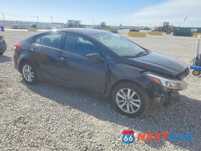 Czwarte zdjęcie samochodu z boku: 2017 KIA FORTE LX VIN:3KPFL4A71HE007692 - miniatura