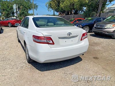 Trzecie zdjęcie samochodu z tyłu: 2011 TOYOTA CAMRY LE VIN:4T1BF3EK8BU634165 - miniatura