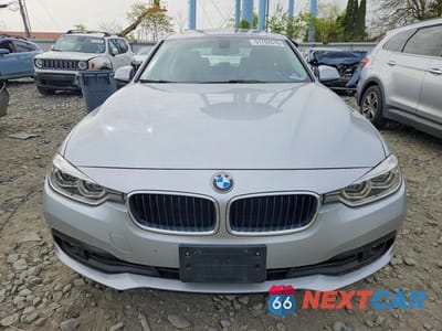 Piąte zdjęcie samochodu w środku: 2018 BMW 320 XI VIN:WBA8A3C54JA357991 - miniatura