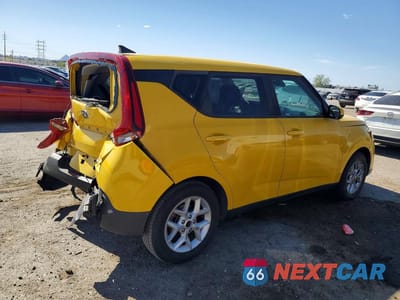 Trzecie zdjęcie samochodu z tyłu: 2020 KIA SOUL S VIN:KNDJ23AU3L7105418 - miniatura