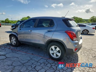 Drugie zdjęcie samochodu z przodu: 2020 CHEVROLET TRAX LS VIN:3GNCJKSB3LL275039 - miniatura