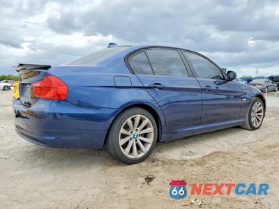 Trzecie zdjęcie samochodu z tyłu: 2011 BMW 328 I VIN:WBAPH7G54BNM57253 - miniatura