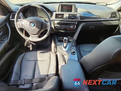 Zdjęcie 8 z 13 samochodu: 2018 BMW 320 I VIN:WBA8E1G50JNU90517 - miniatura