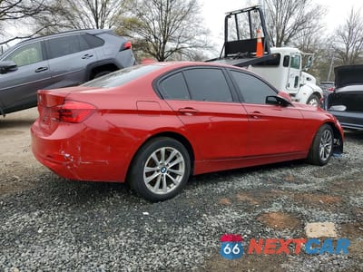 Trzecie zdjęcie samochodu z tyłu: 2016 BMW 320 XI VIN:WBA8E5G51GNU19889 - miniatura