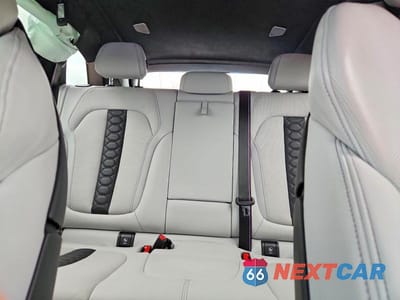 Zdjęcie 10 z 13 samochodu: 2022 BMW X5 M VIN:5YMJU0C0XN9K39778 - miniatura