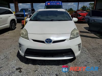 Piąte zdjęcie samochodu w środku: 2012 TOYOTA PRIUS TWO VIN:JTDKN3DU2C5399512 - miniatura