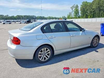Trzecie zdjęcie samochodu z tyłu: 2006 BMW 325 I AUTOMATIC VIN:WBAVB17596NK38025 - miniatura