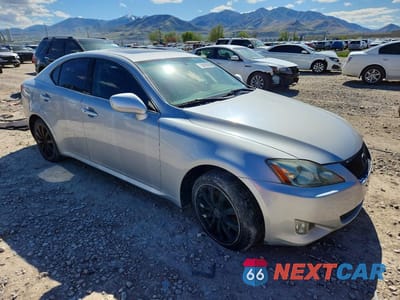 Czwarte zdjęcie samochodu z boku: 2008 LEXUS IS 250 VIN:JTHCK262485023743 - miniatura