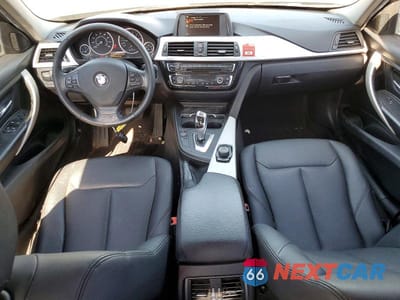 Zdjęcie 8 z 12 samochodu: 2016 BMW 320 I VIN:WBA8E1G58GNU10910 - miniatura