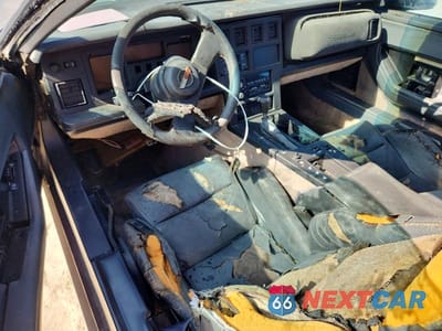 Zdjęcie 8 z 12 samochodu: 1986 CHEV CORVETTE VIN:1G1YY0789G5114642 - miniatura